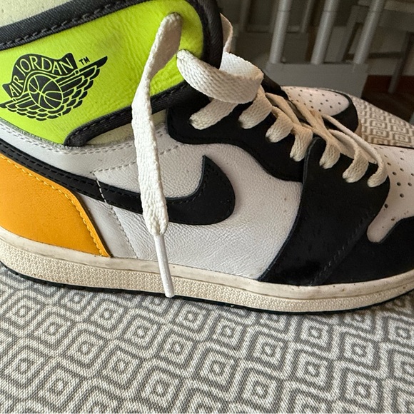 Jordan 1 High - Picture 5 of 7